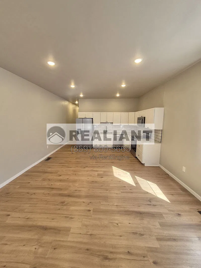 2 bed, 1.0 bath, $1,395 — Photo 3