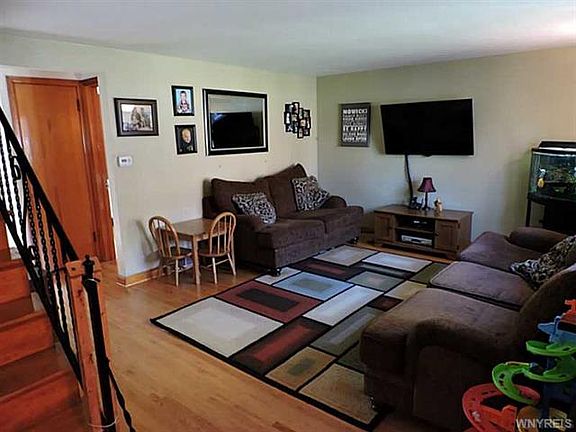 3rd image of 216 Renwood Ave