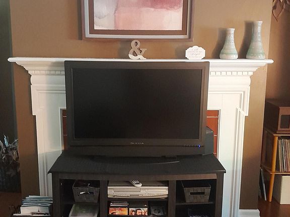 5th image of 301 Minerva Pl
