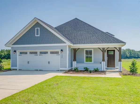 104 Creekridge St, Headland, AL 36345