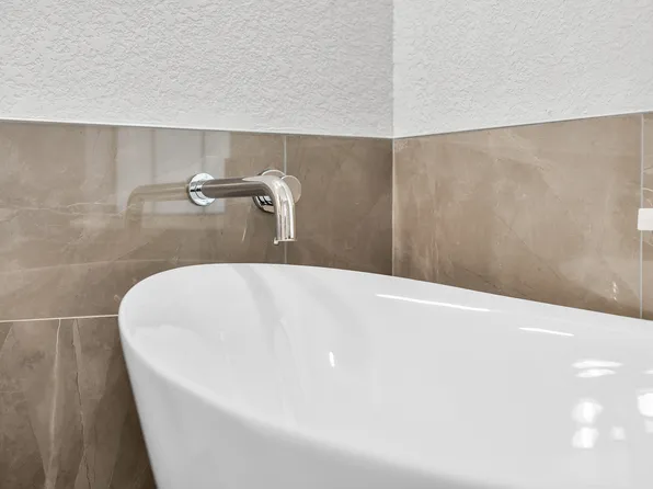 1040 Eagle Dr, Desoto, TX 75115