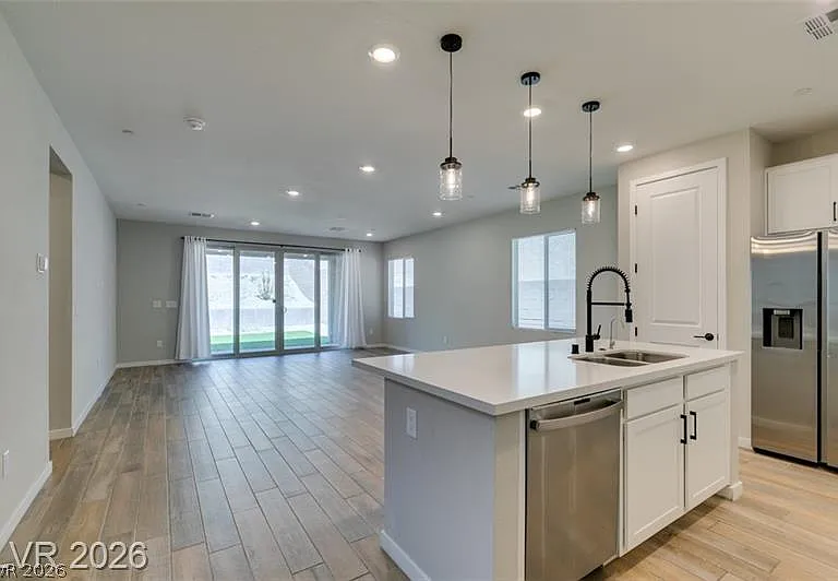 109 Medianoche St — Photo 6
