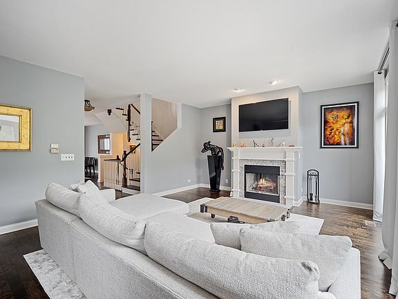 5th image of 1894 Admiral Ct