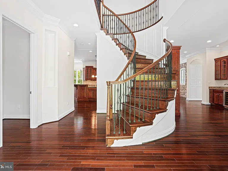 13551 Triadelphia Mill Rd — Photo 5