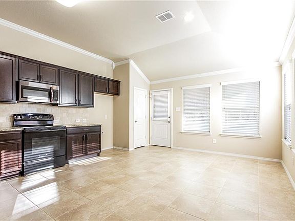 5th image of 1213 Nocona Dr
