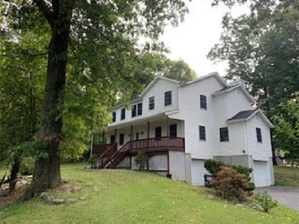 1st image of 5 Oak Hill Dr