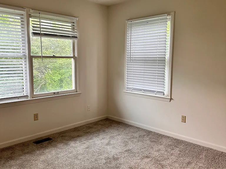 432 Lakebow Ct — Photo 24