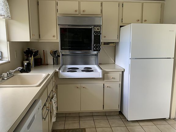 2nd image of 5300 Washington St APT I310