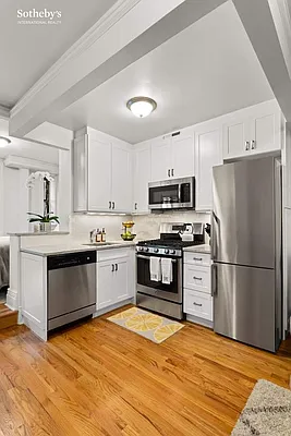 Sold by Sotheby's International Realty | media 17