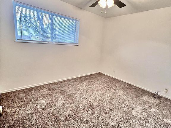 5th image of 10760 Tropic Dr #60-62