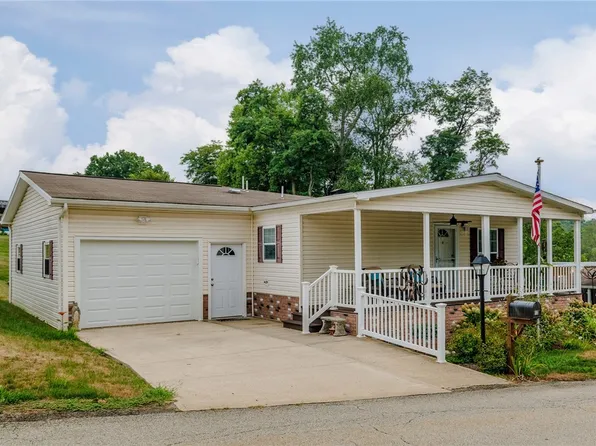 13 Hilltop Dr, Finleyville, PA 15332