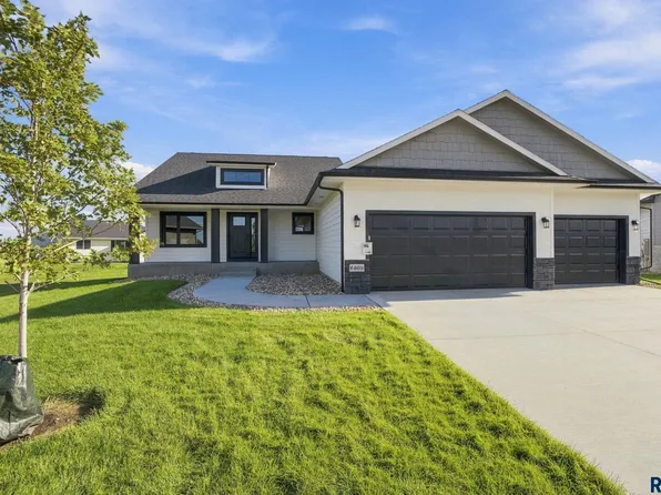 6808 E Gallant Cir, Sioux Falls, SD 57108