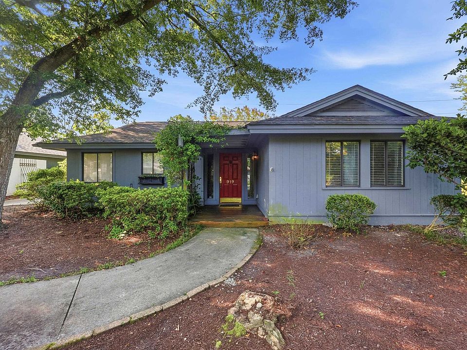 1st image of 919 Cedarwood Circle