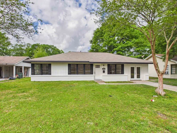 845 Peyton Dr, Beaumont, TX 77706