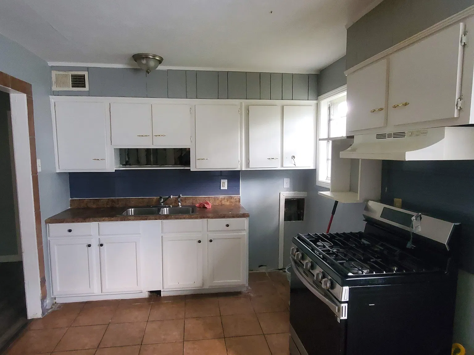 4 bed, 2029 sqft, $1,600 — Photo 4