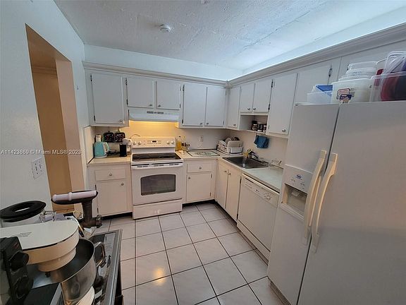 2nd image of 1300 NE Miami Gardens Dr APT 1002E