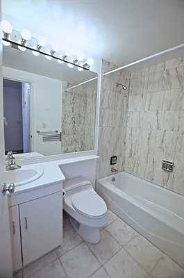 Rented by Plaza Real Estate Group | media 22