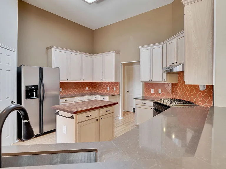 2901 Warwick Way — Photo 12