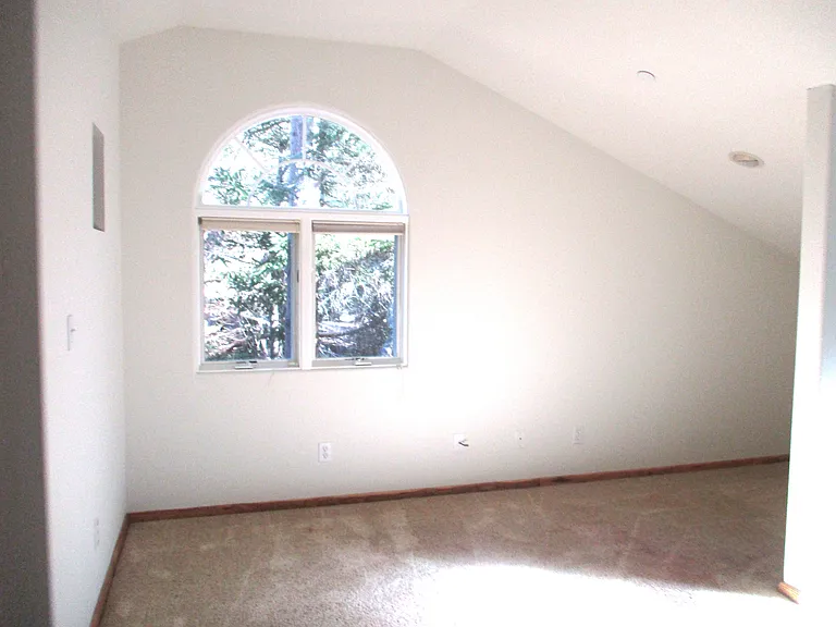 124 Downing Dr — Photo 7