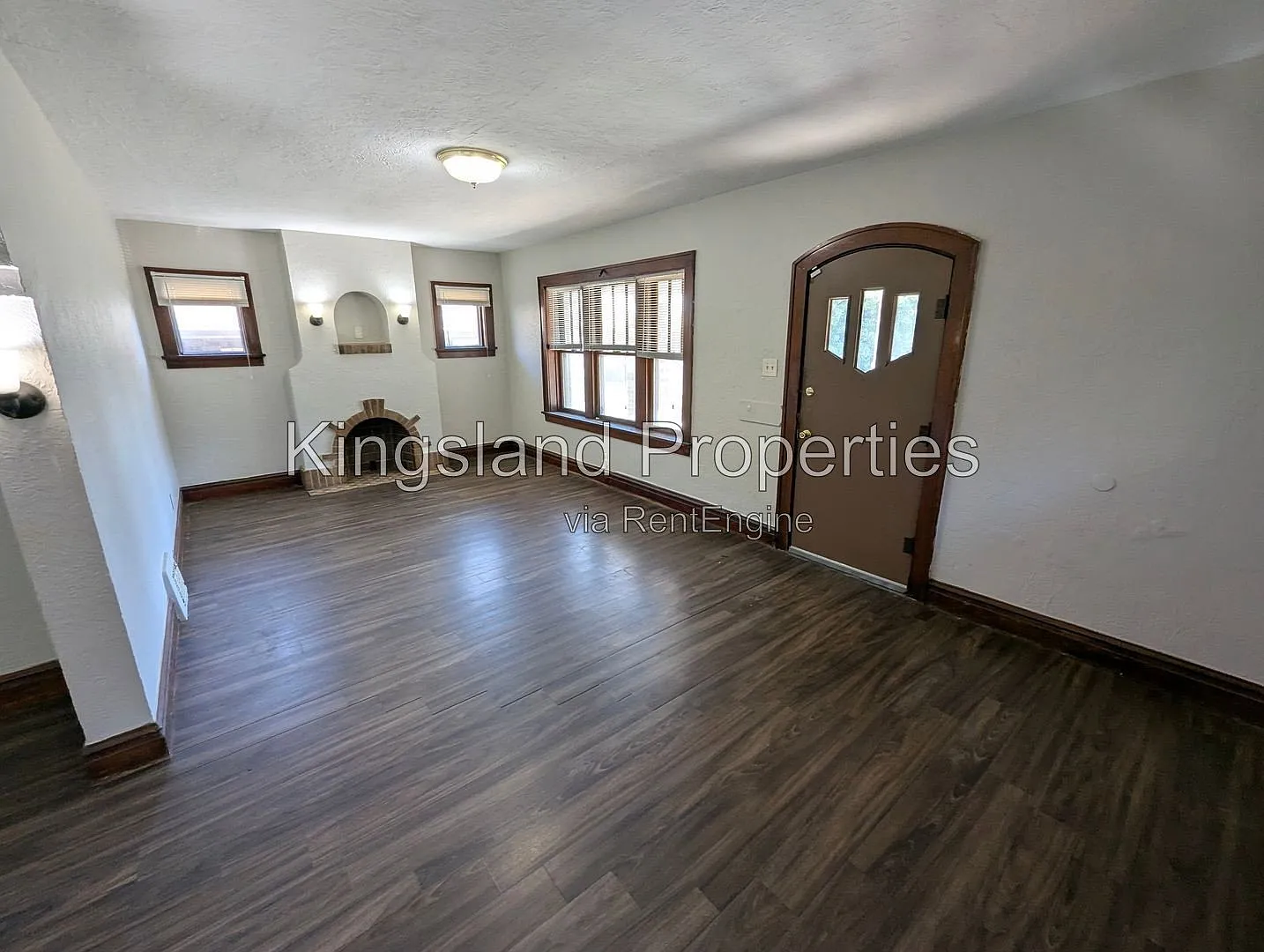 2 bed, 1.0 bath, 1056 sqft, $1,025 — Photo 4