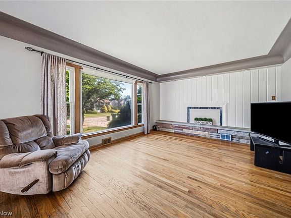 5th image of 28626 Forest Rd