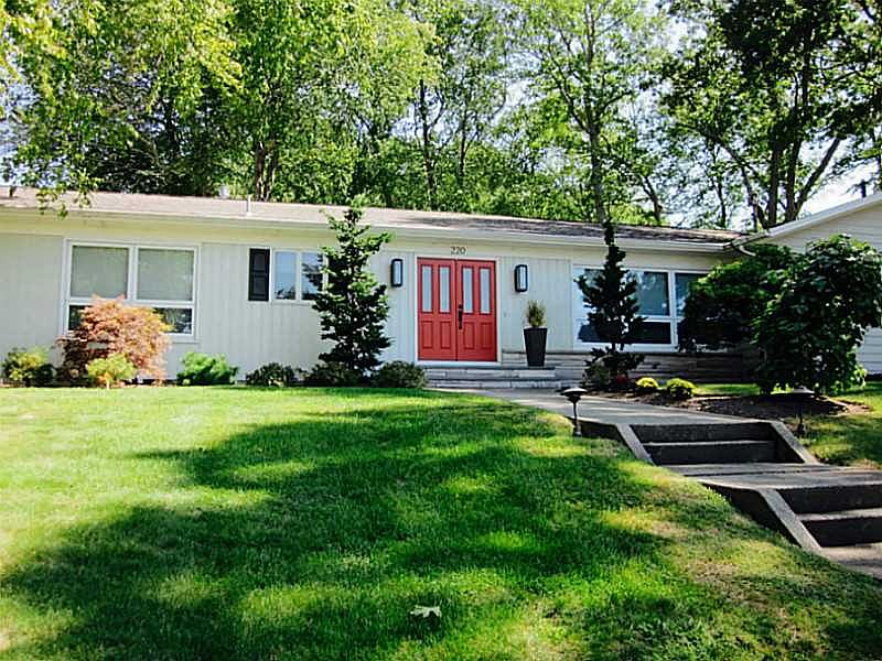 1st image of 220 Belvedere Dr