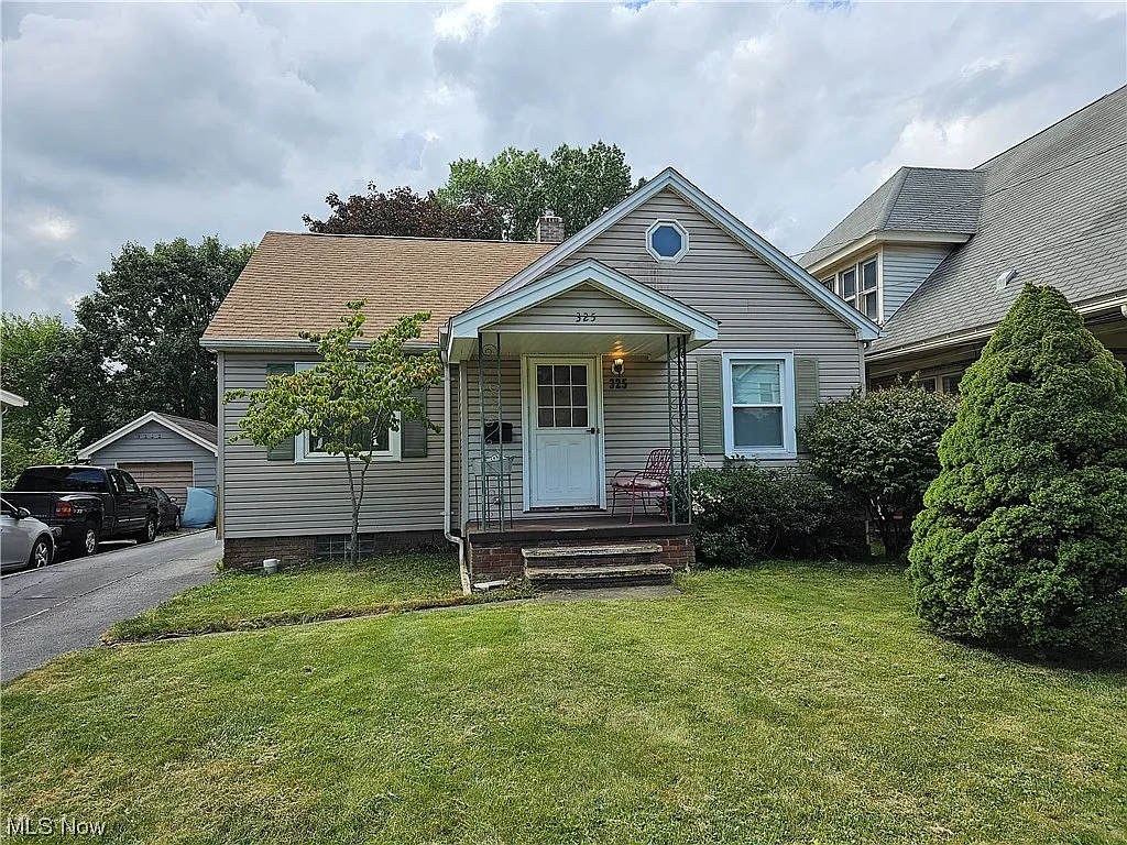 325 Bonnie Brae Ave NE photo 1