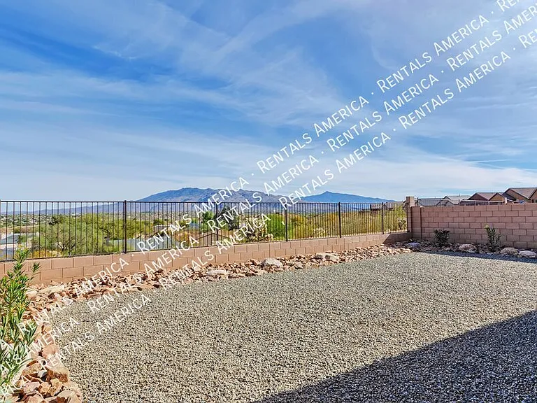 8905 E Pantano Bluff Dr — Photo 24