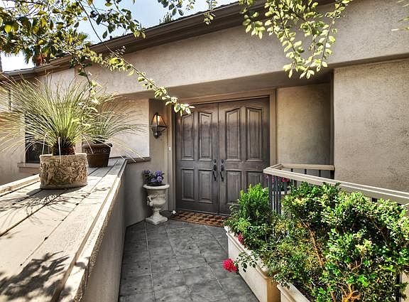 2nd image of 3 Sea Cove Ln #10