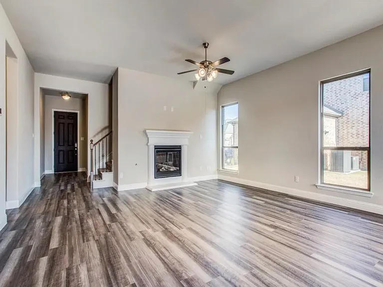 1605 Canals Dr — Photo 3
