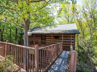 2688 Valley Heights Dr, Pigeon Forge, TN 37863