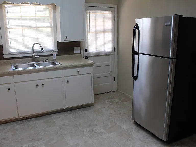 218 Cochran Rd — Photo 5