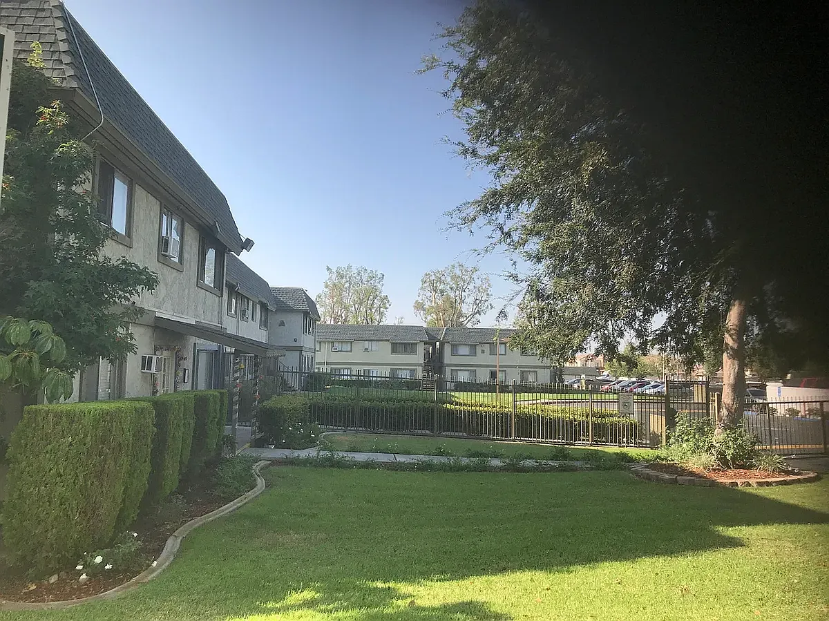 Sierra Gardens — Photo 4
