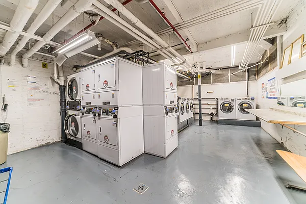 Sold by E Realty International Corp | media 32