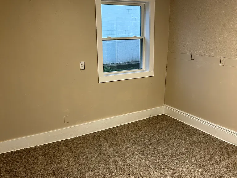 107 E Broadway St #109 — Photo 6