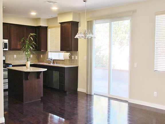 4th image of 2603 Jasmine St