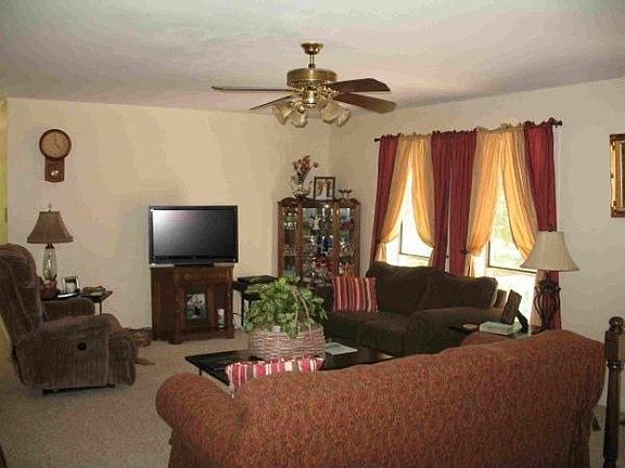2nd image of 353 White Pine Ln