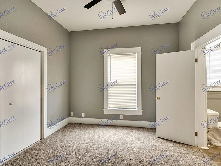 2305 9th St — Photo 12