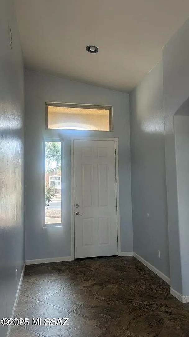 NW Family Home in Great Area — Photo 2