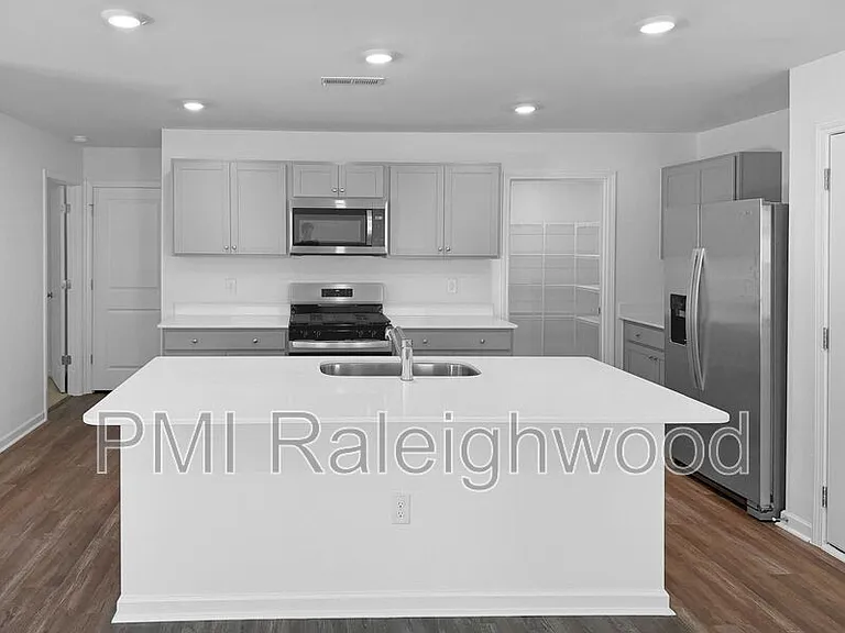 286 Palm Dr — Photo 9