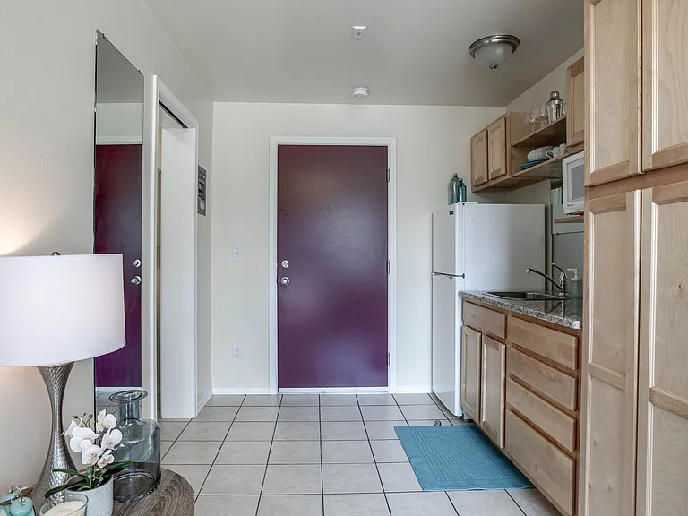 Studio Apartments near Fremont and Wallingford — Photo 4