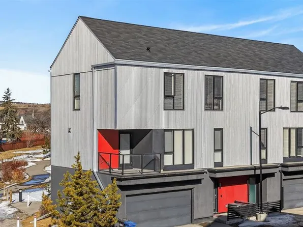 403 S Bow Grv NW, Calgary, AB T3B 6E8