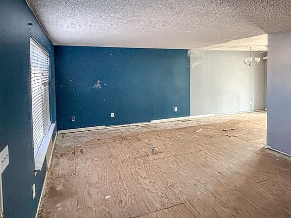 4th image of 2515 W Sunnybrook Ln