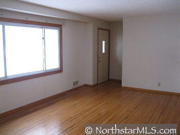 3rd image of 2087 Sloan Street