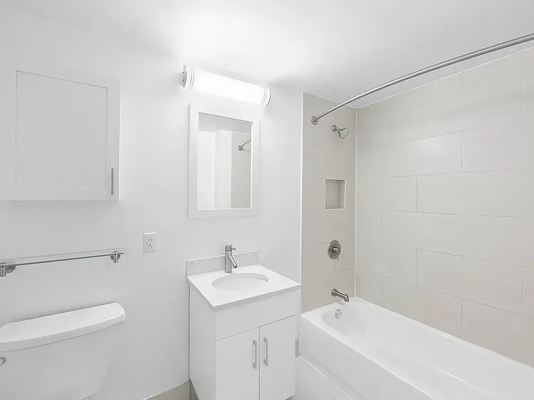 354 E 91st St #503 — Photo 5