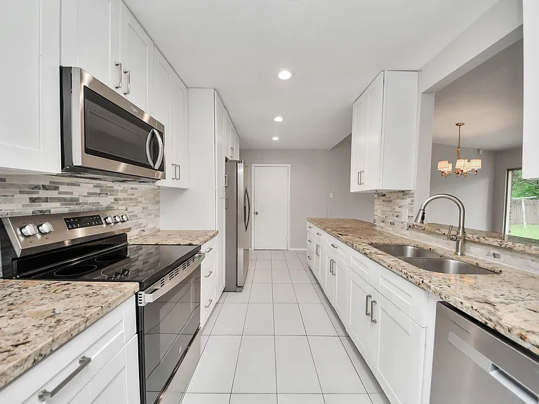 5602 Dryad Dr — Photo 7