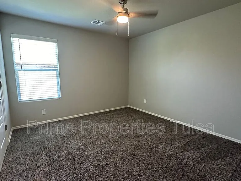 13441 S 72nd Ct E — Photo 7
