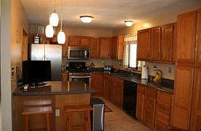 4th image of 35 Lori Dr