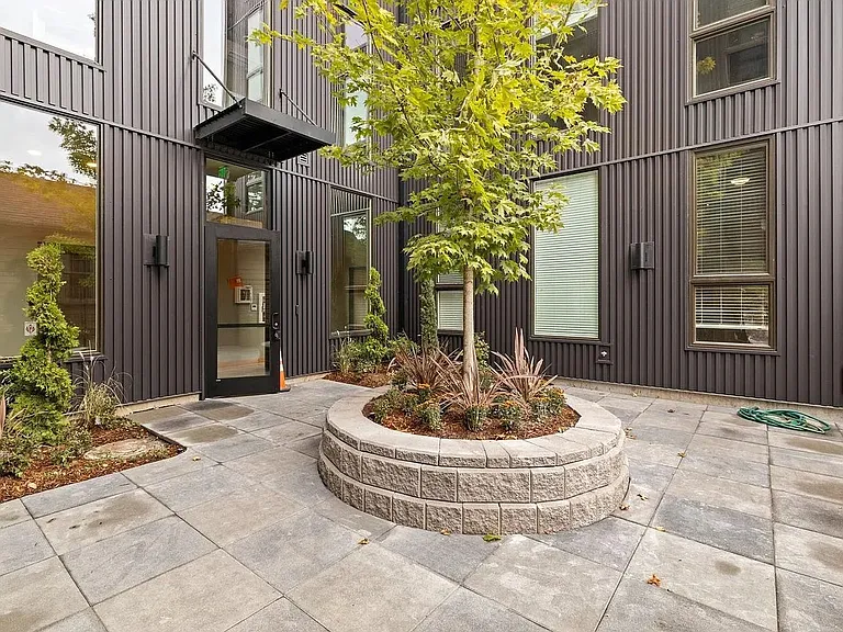 Mila Rose Apartments — Photo 8