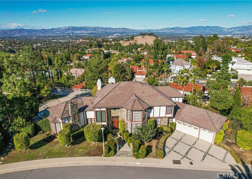 1st image of 3951 Anastasia Dr